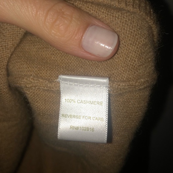 Garnet Hill 100% cashmere turtleneck sweater - Picture 3 of 3